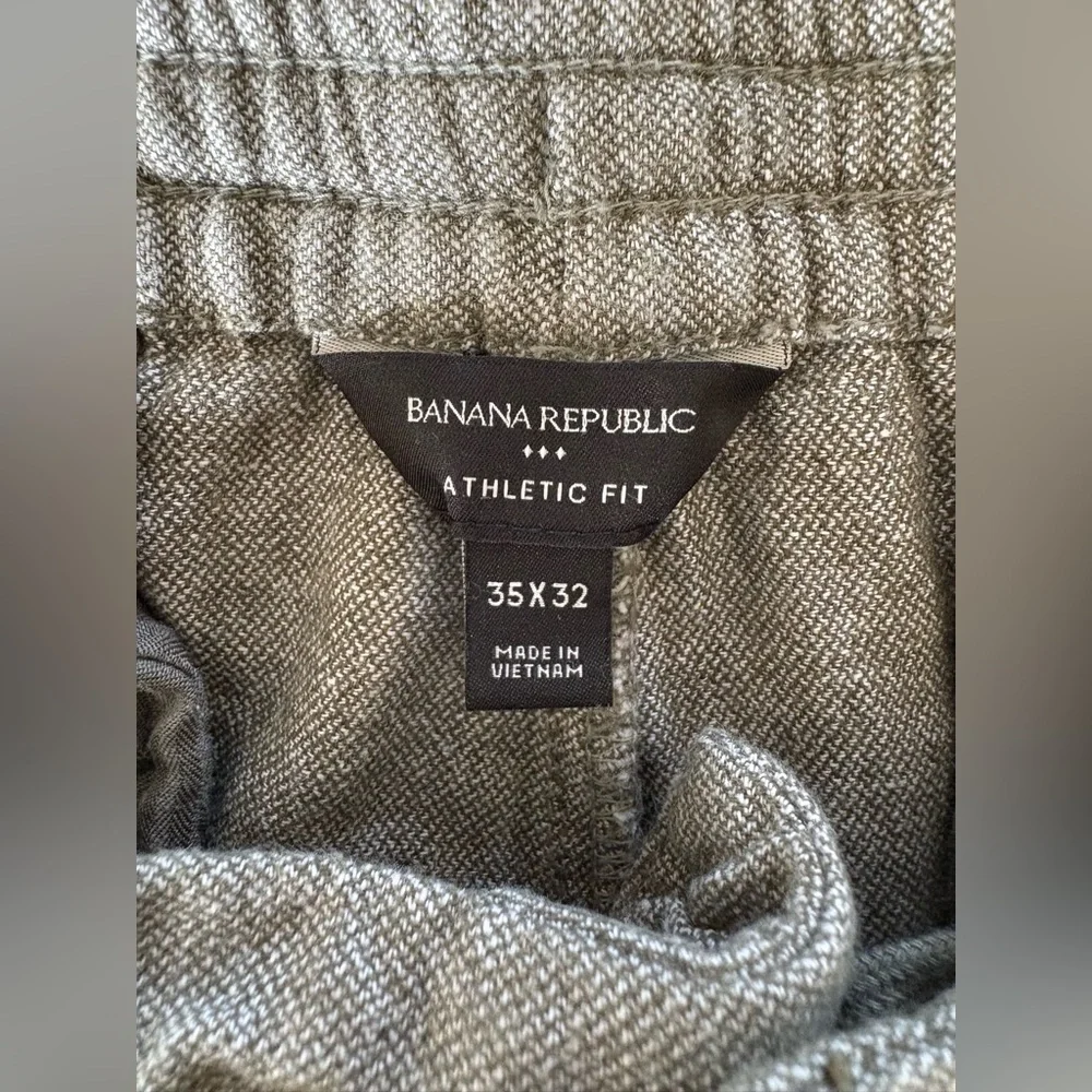 Banana Republic Athletic Linen-Blend Pant in Olive - Size 35 x 32